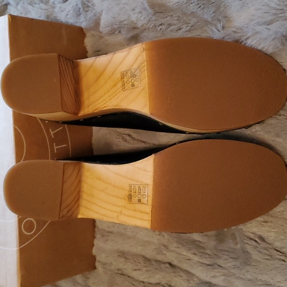 Urban outfitters “Roxy clog” - Picture 4 of 5